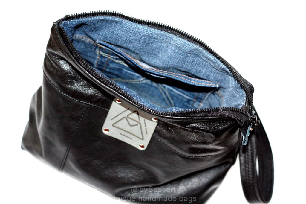 Little cosmetic pouch with denim linning