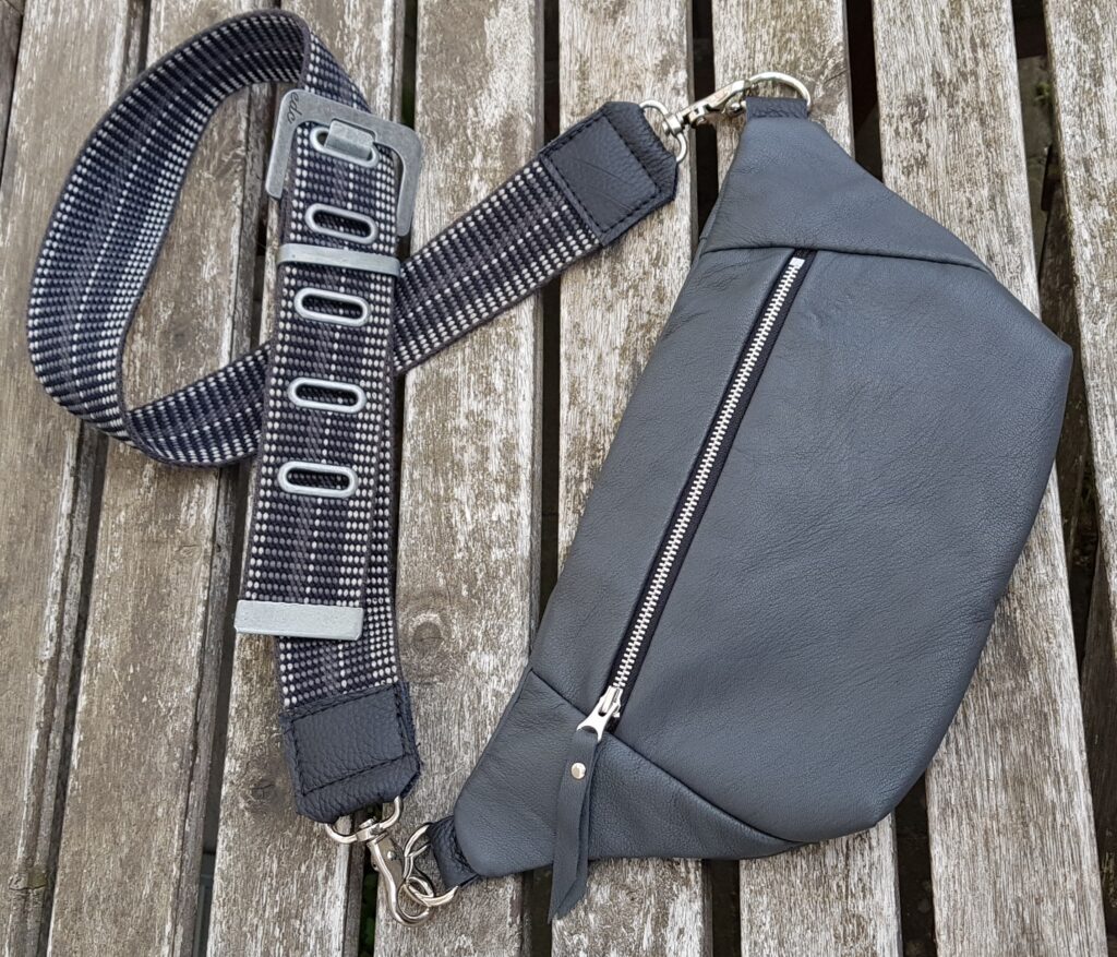 Grey bumbag / funnypack